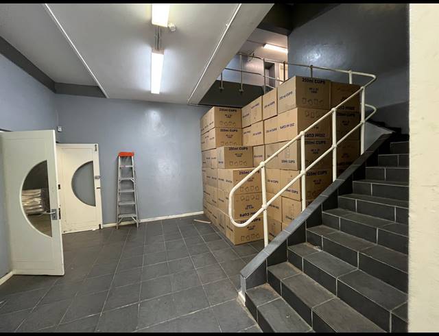 1,035M² WAREHOUSE TO LET IN ELSIES RIVER INDUSTRIAL